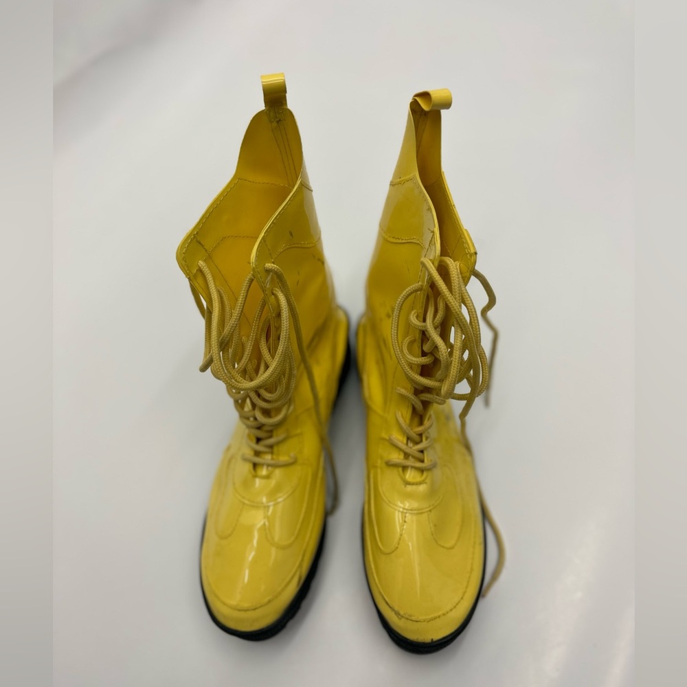 CAPE ROBBIN WOMENS BOOTS SIZE 9 YELLOW